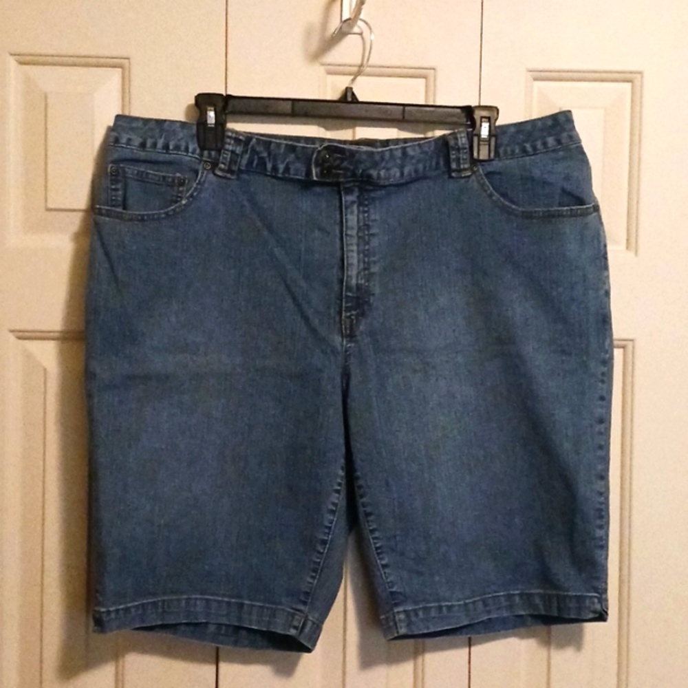 St. John's Bay jean shorts 24W